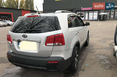 Позашляховик / Кросовер Kia Sorento 2011 в 