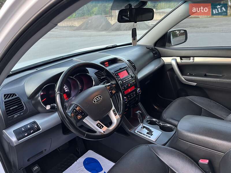 Внедорожник / Кроссовер Kia Sorento 2011 в Радивилове
