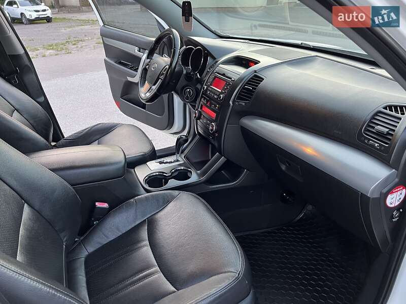 Внедорожник / Кроссовер Kia Sorento 2011 в Радивилове