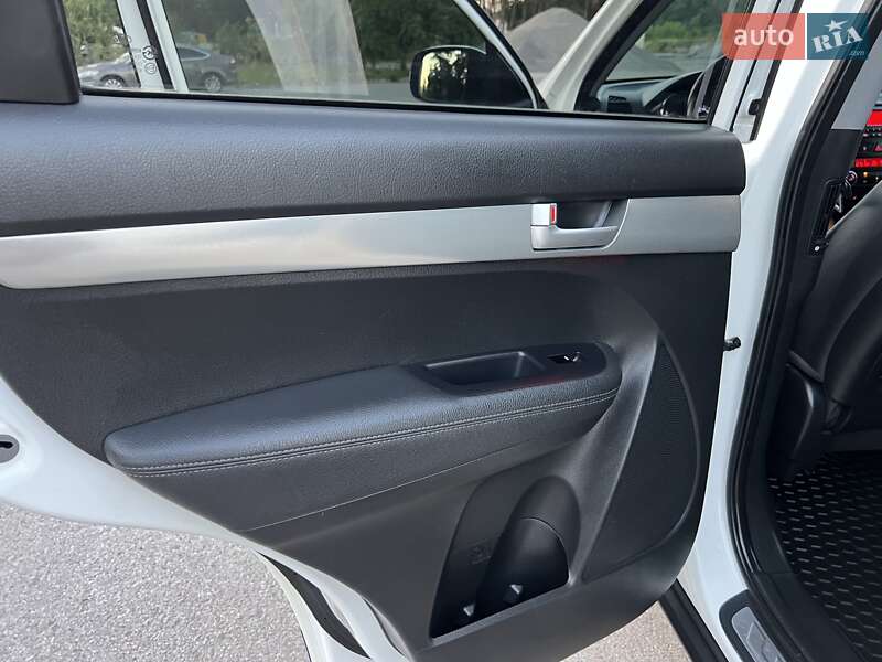 Внедорожник / Кроссовер Kia Sorento 2011 в Радивилове