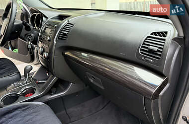 Внедорожник / Кроссовер Kia Sorento 2011 в 