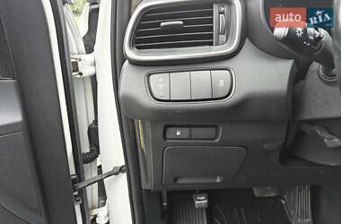 Позашляховик / Кросовер Kia Sorento 2016 в  фото 20 Позашляховик / Кросовер Kia Sorento 2016 в