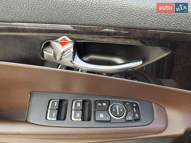 Позашляховик / Кросовер Kia Sorento 2015 в Києві