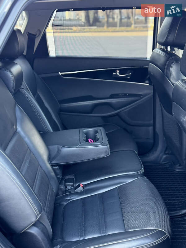 Внедорожник / Кроссовер Kia Sorento 2016 в Запорожье