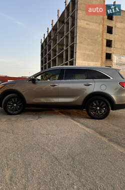 Позашляховик / Кросовер Kia Sorento 2017 в 