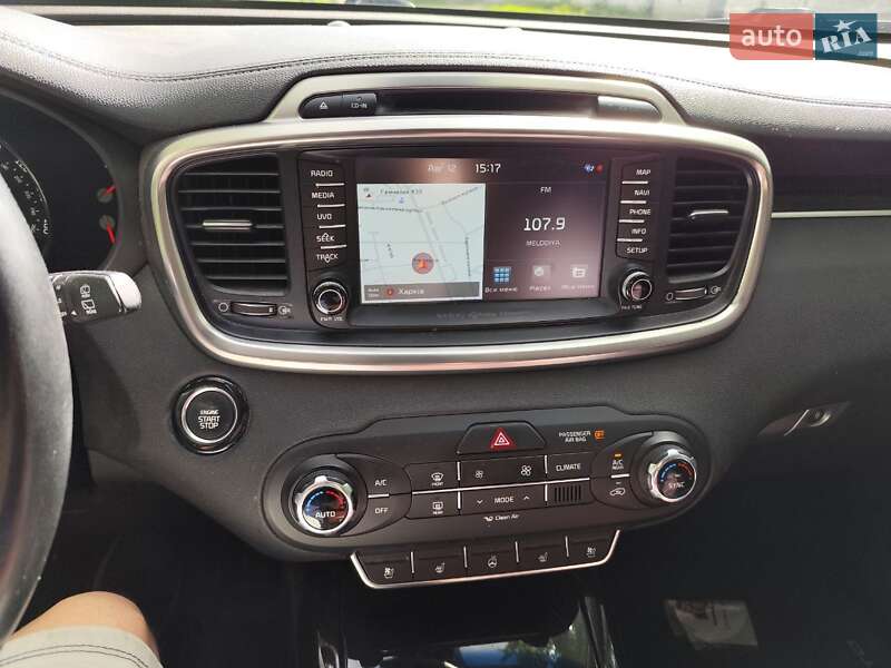 Позашляховик / Кросовер Kia Sorento 2017 в Харкові