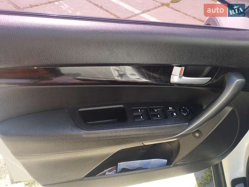 Внедорожник / Кроссовер Kia Sorento 2012 в Киеве