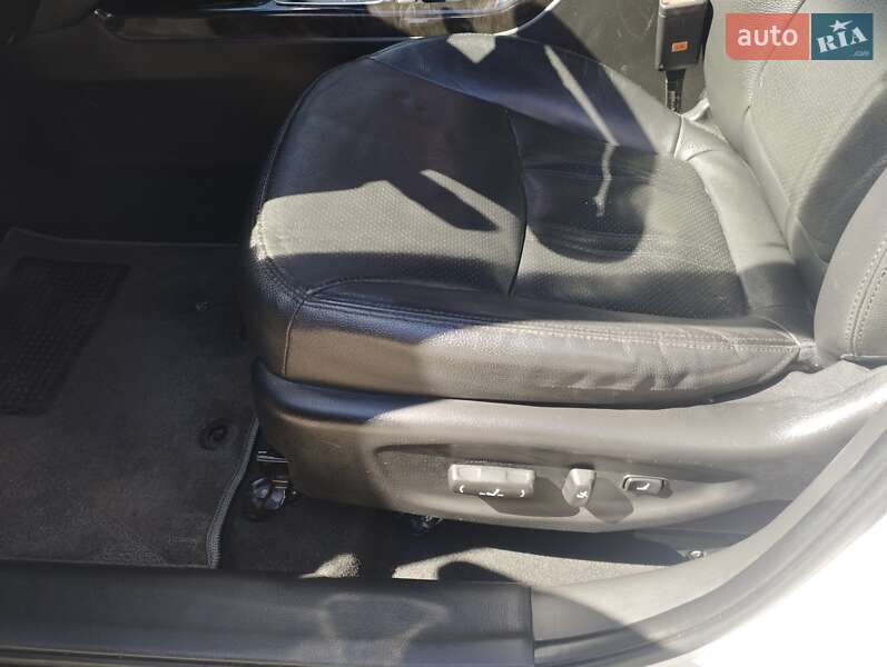 Внедорожник / Кроссовер Kia Sorento 2012 в Киеве
