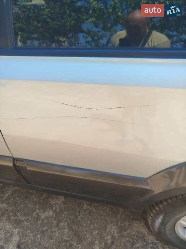 Внедорожник / Кроссовер Kia Sorento 2004 в Очакове