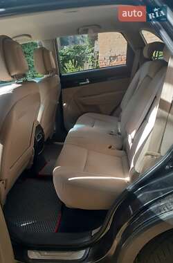 Внедорожник / Кроссовер Kia Sorento 2012 в 