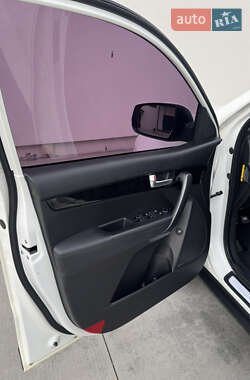 Внедорожник / Кроссовер Kia Sorento 2013 в 