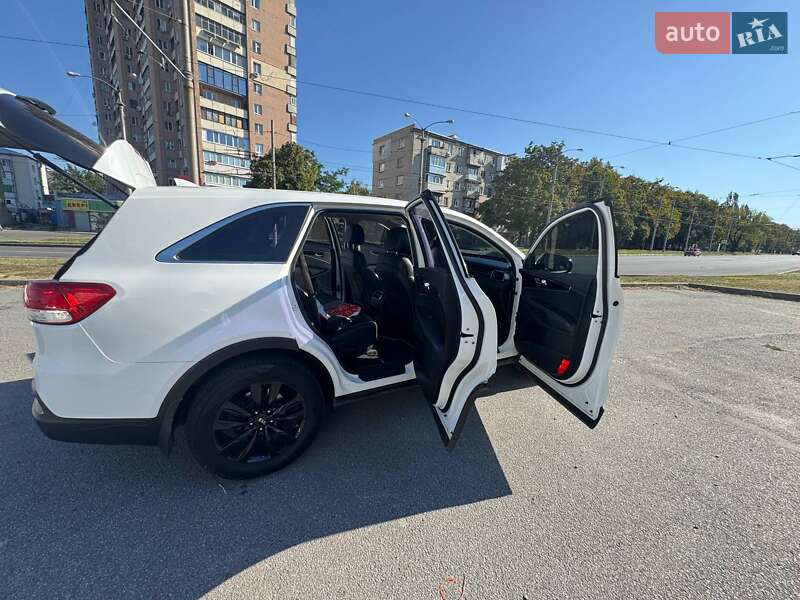Внедорожник / Кроссовер Kia Sorento 2015 в Харькове