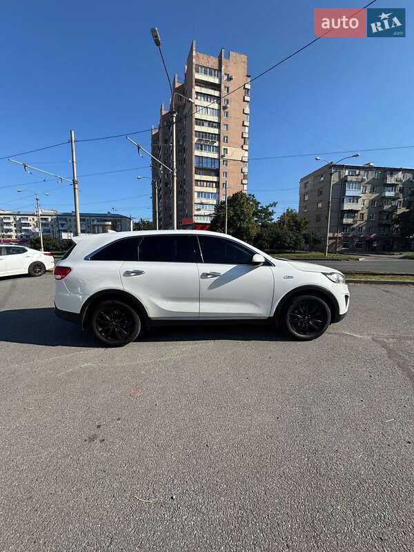 Внедорожник / Кроссовер Kia Sorento 2015 в Харькове