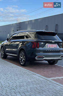 Внедорожник / Кроссовер Kia Sorento 2021 в 