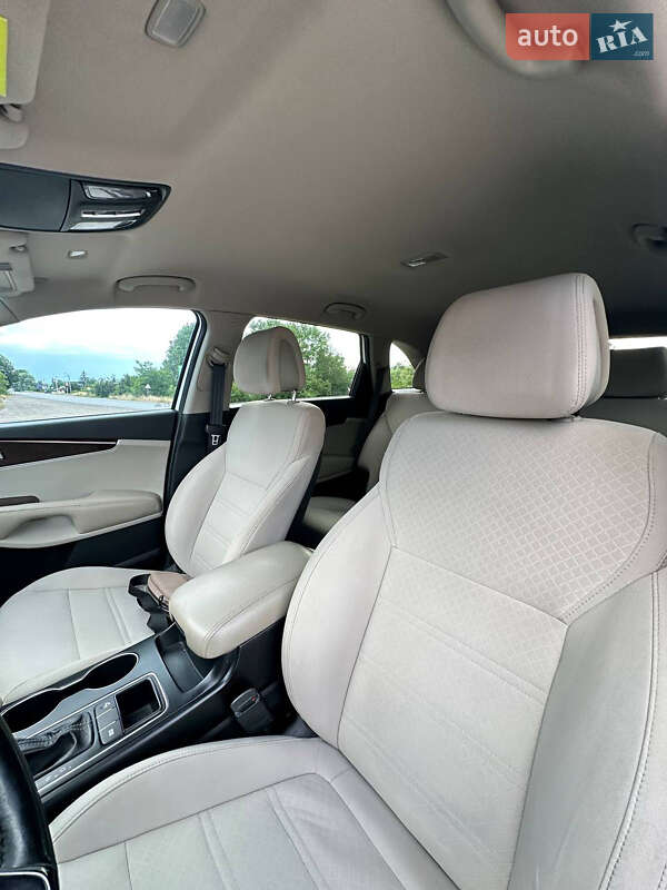 Внедорожник / Кроссовер Kia Sorento 2015 в Ивано-Франковске