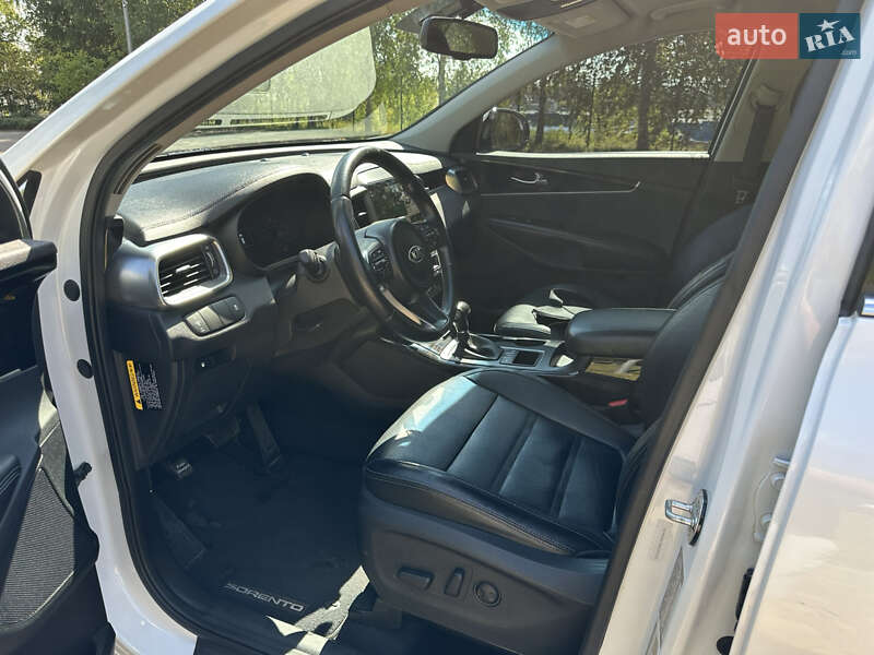 Позашляховик / Кросовер Kia Sorento 2015 в Харкові