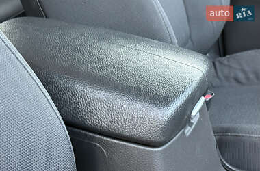 Внедорожник / Кроссовер Kia Sorento 2012 в 