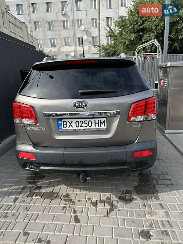 Внедорожник / Кроссовер Kia Sorento 2011 в Каменец-Подольском