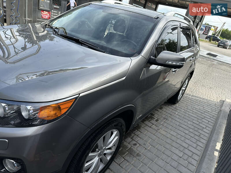 Внедорожник / Кроссовер Kia Sorento 2011 в Каменец-Подольском