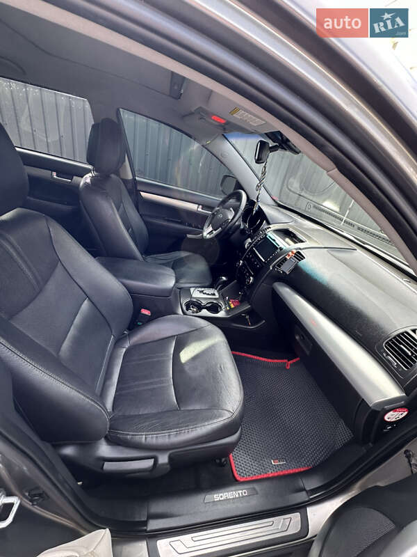 Внедорожник / Кроссовер Kia Sorento 2011 в Каменец-Подольском