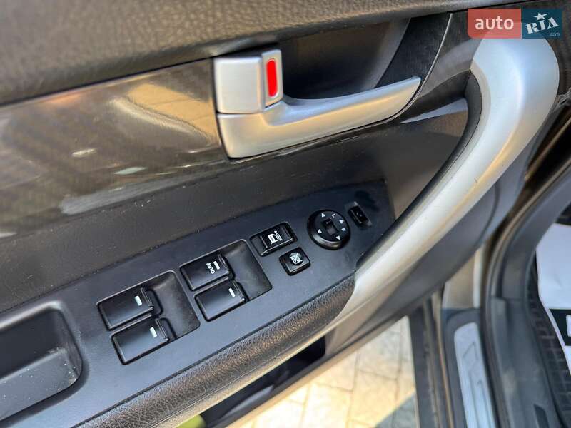 Внедорожник / Кроссовер Kia Sorento 2010 в Запорожье