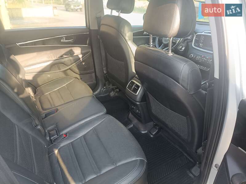 Позашляховик / Кросовер Kia Sorento 2016 в Верховині фото 10 Позашляховик / Кросовер Kia Sorento 2016 в Верховині