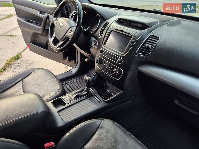 Позашляховик / Кросовер Kia Sorento 2014 в Стрию
