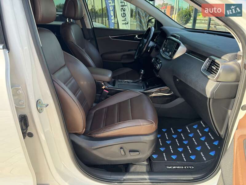 Внедорожник / Кроссовер Kia Sorento 2017 в Ровно фото 37 Внедорожник / Кроссовер Kia Sorento 2017 в Ровно