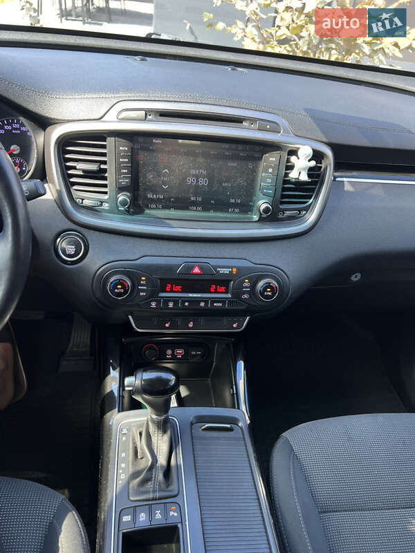 Позашляховик / Кросовер Kia Sorento 2015 в Вінниці