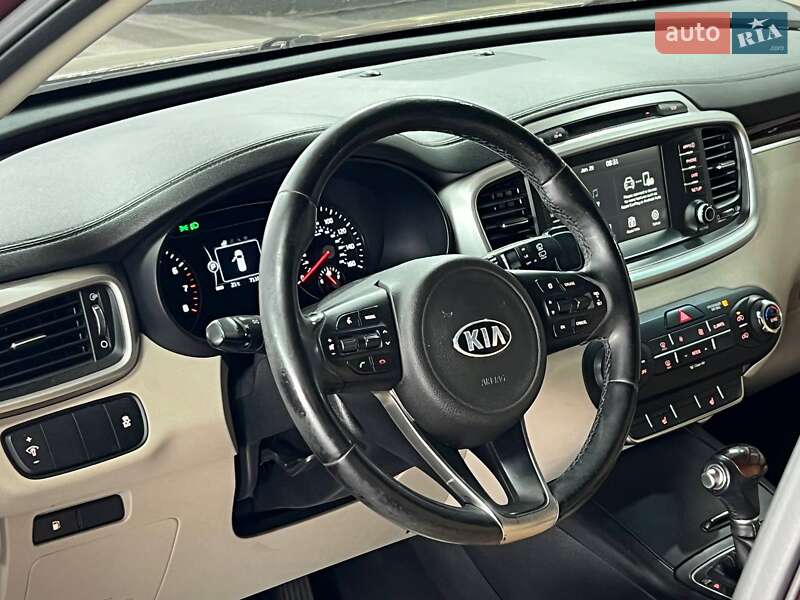 Внедорожник / Кроссовер Kia Sorento 2016 в Одессе фото 5 Внедорожник / Кроссовер Kia Sorento 2016 в Одессе