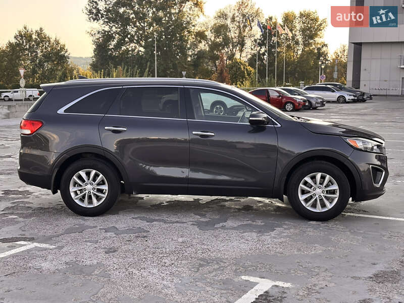 Позашляховик / Кросовер Kia Sorento 2016 в Києві