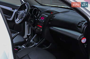 Внедорожник / Кроссовер Kia Sorento 2010 в 