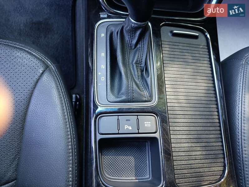 Внедорожник / Кроссовер Kia Sorento 2014 в Могилев-Подольске