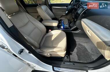 Позашляховик / Кросовер Kia Sorento 2010 в 