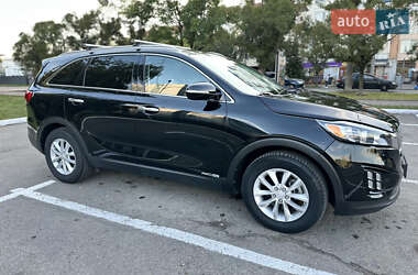 Позашляховик / Кросовер Kia Sorento 2016 в 