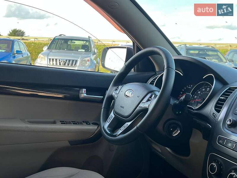 Внедорожник / Кроссовер Kia Sorento 2013 в Львове