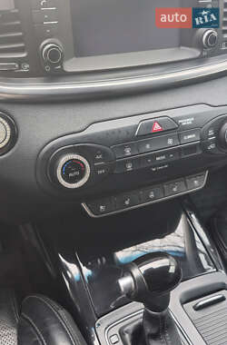 Позашляховик / Кросовер Kia Sorento 2017 в Києві