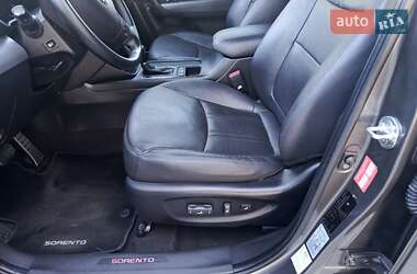 Внедорожник / Кроссовер Kia Sorento 2013 в 