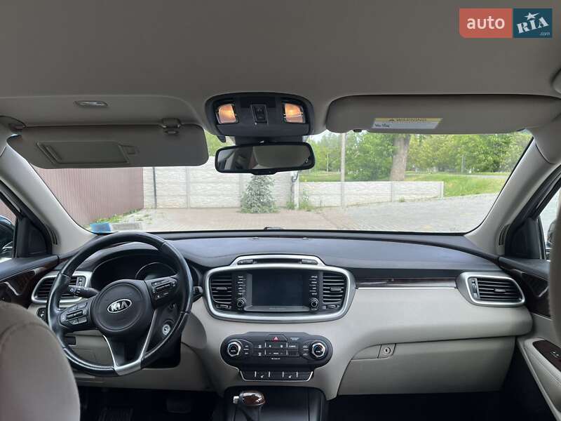Позашляховик / Кросовер Kia Sorento 2016 в Роздільній