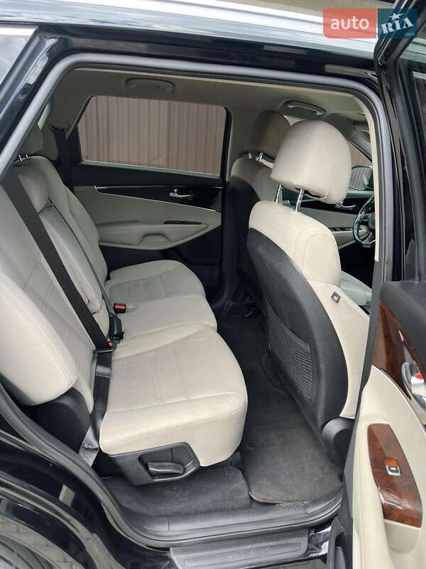 Позашляховик / Кросовер Kia Sorento 2016 в Роздільній