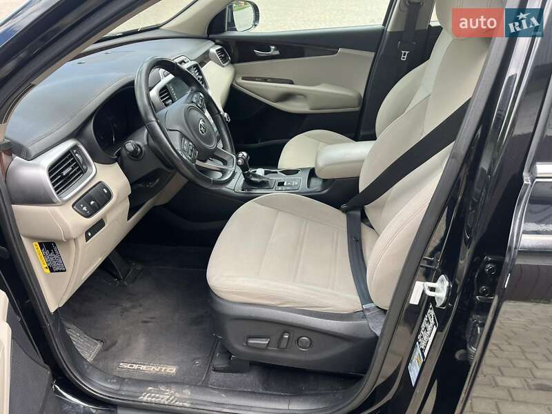 Позашляховик / Кросовер Kia Sorento 2016 в Роздільній