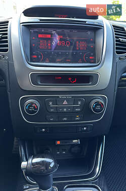 Внедорожник / Кроссовер Kia Sorento 2014 в 