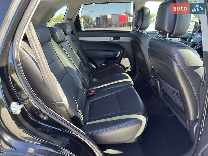 Внедорожник / Кроссовер Kia Sorento 2015 в Дубно