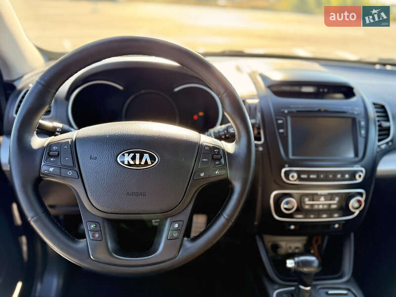 Внедорожник / Кроссовер Kia Sorento 2015 в Дубно