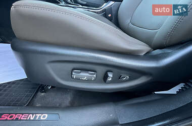 Внедорожник / Кроссовер Kia Sorento 2015 в 