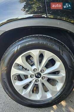 Внедорожник / Кроссовер Kia Sorento 2012 в 