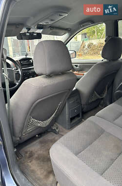 Внедорожник / Кроссовер Kia Sorento 2003 в 