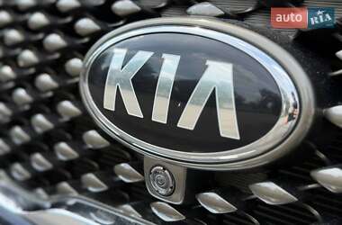 Позашляховик / Кросовер Kia Sorento 2017 в 