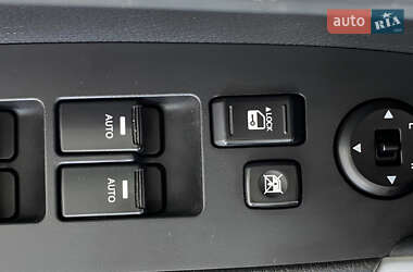 Внедорожник / Кроссовер Kia Sorento 2012 в 