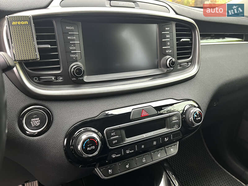 Позашляховик / Кросовер Kia Sorento 2017 в Первомайську